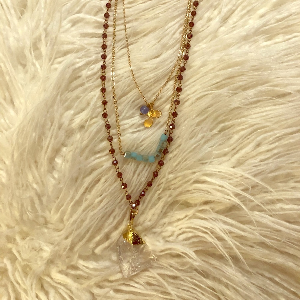 Beautiful multi detail necklace